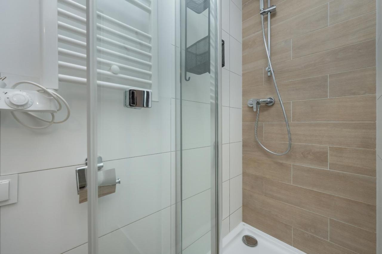 Trendy Studios With Home Office Near Wroclaw Main Station By Noclegi Renters Ngoại thất bức ảnh