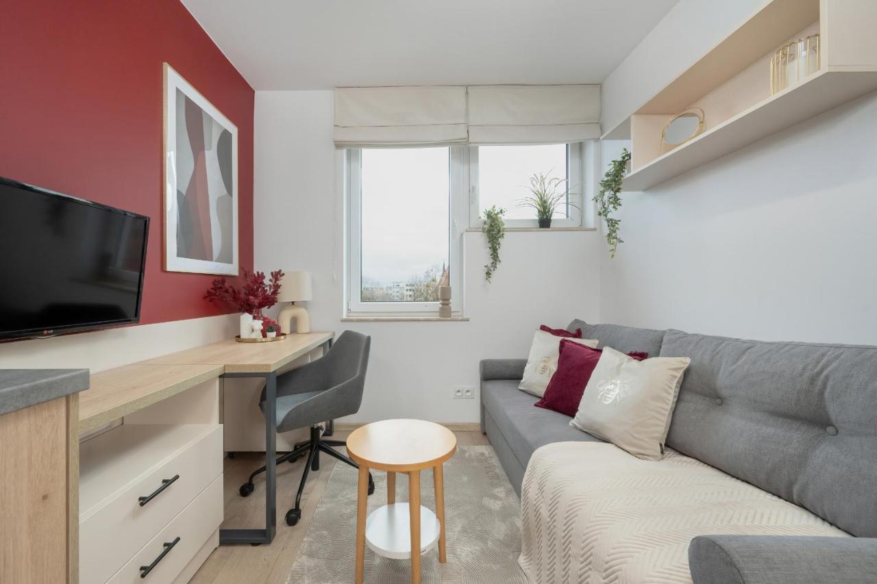 Trendy Studios With Home Office Near Wroclaw Main Station By Noclegi Renters Ngoại thất bức ảnh