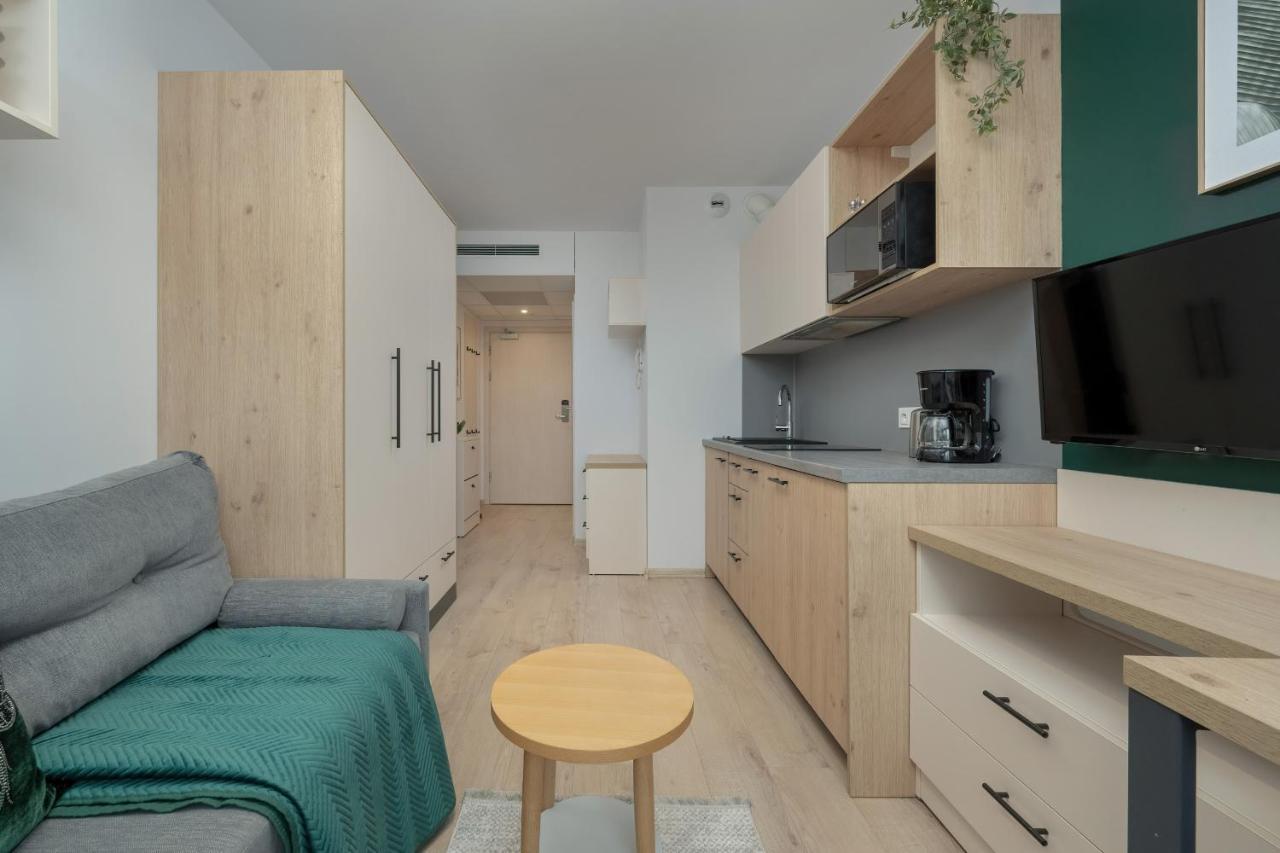 Trendy Studios With Home Office Near Wroclaw Main Station By Noclegi Renters Ngoại thất bức ảnh