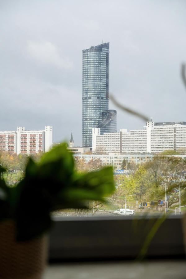 Trendy Studios With Home Office Near Wroclaw Main Station By Noclegi Renters Ngoại thất bức ảnh