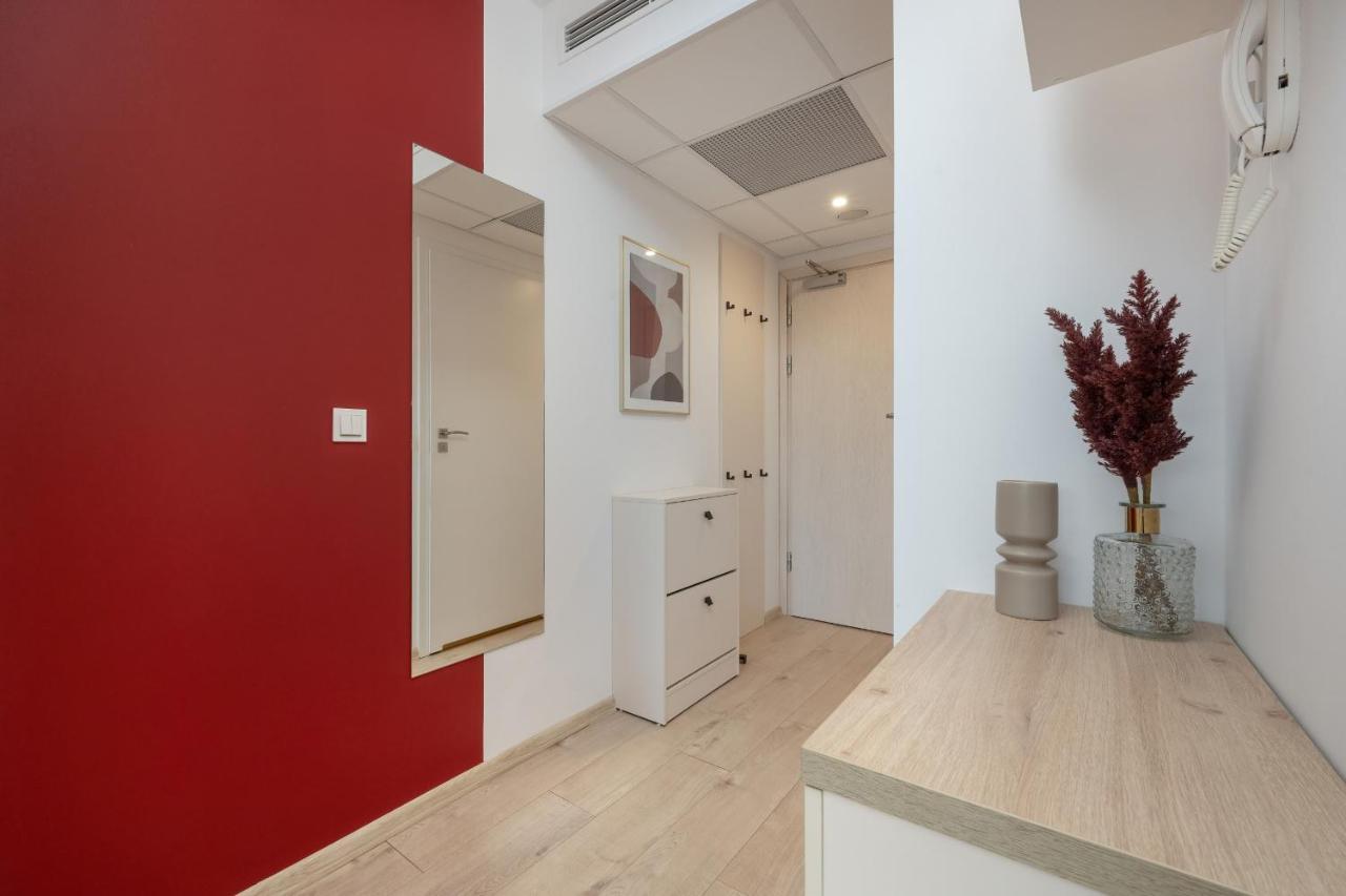 Trendy Studios With Home Office Near Wroclaw Main Station By Noclegi Renters Ngoại thất bức ảnh